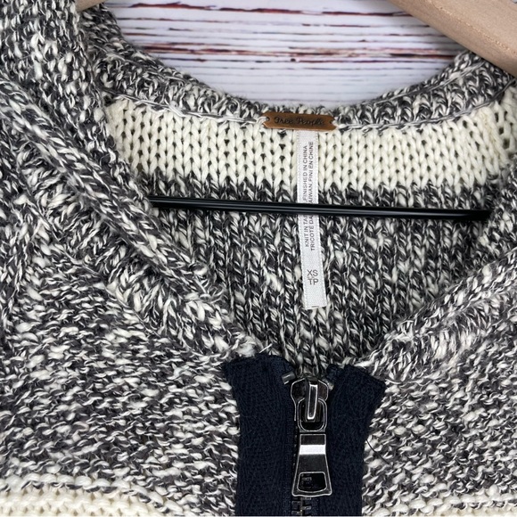 Free People Women's Regatta Sweater Hoodie with Cap Sleeves and Zipper - size XS - Picture 6 of 8